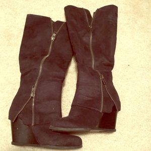 Zip up Boots